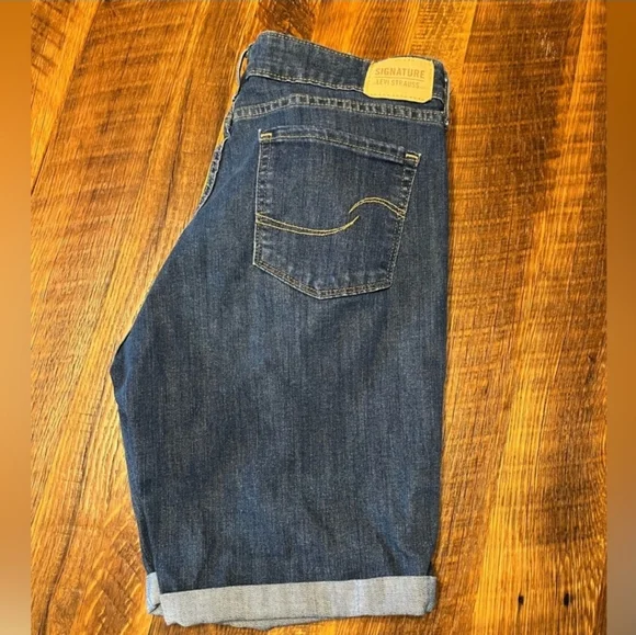 Levi's Bermuda Denim Shorts with Rolled Hem Plus Size 14 / 32" - Picture 2 of 8